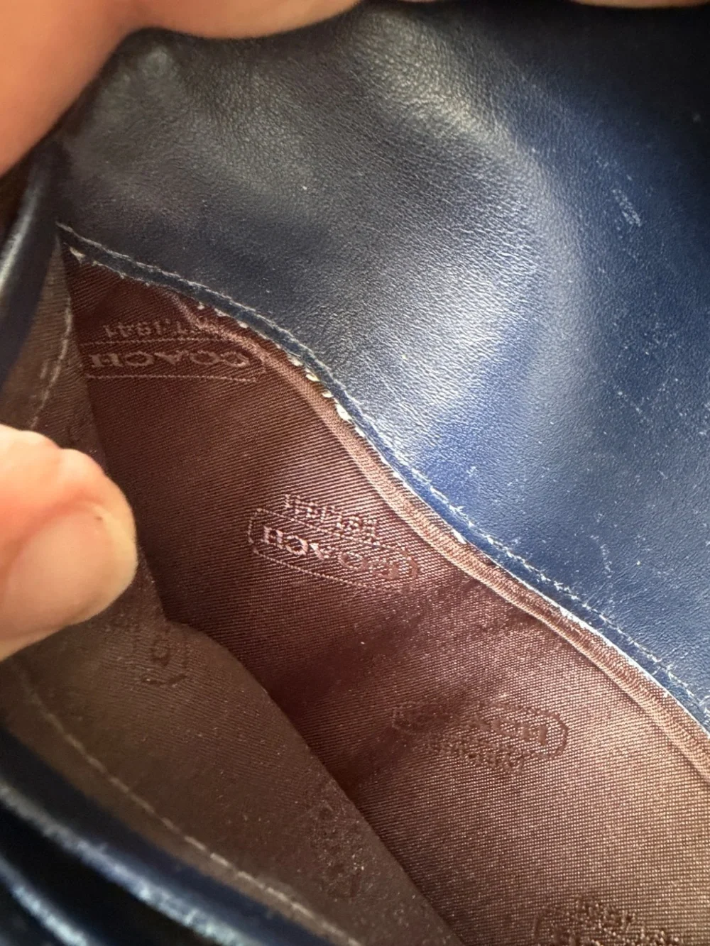 Coach Men's Leather Bi-fold Wallet - Picture 5 of 6